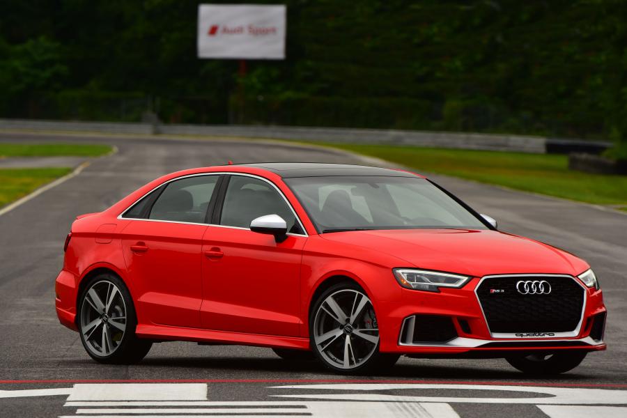  Audi RS3 Sedan (8V) 2017 года  (NA) (фото 6 из 21)